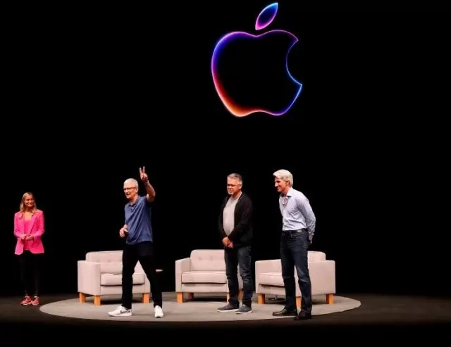 Apple Unveils AI Strategy, Integrates